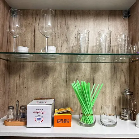 - Tomis Nord Lejlighed